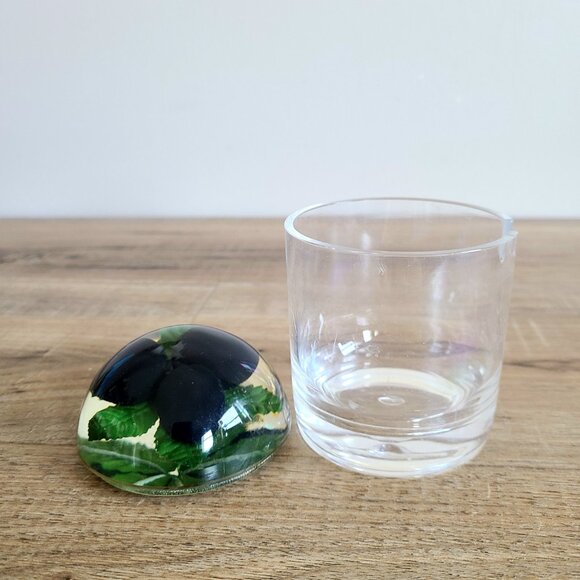 Vintage 1960-1970s Acrylic Lucite jam pot with blackberry design on the lid. - Picture 7 of 10